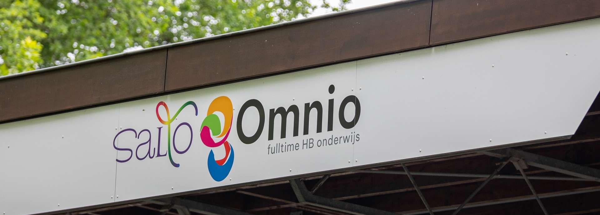 logo omnio buitenkant